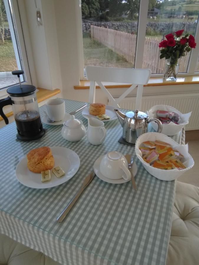 Отели типа «постель и завтрак» Burren Rock Farmhouse B&B Turlough