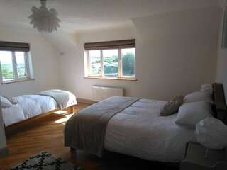 Отели типа «постель и завтрак» Burren Rock Farmhouse B&B Turlough Двухместный номер Делюкс с 1 кроватью и дополнительной кроватью-8
